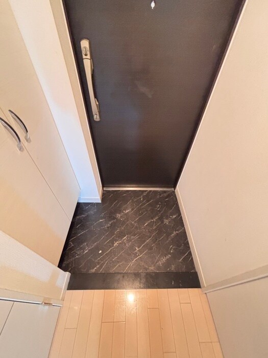 物件内観写真18　(玄関)