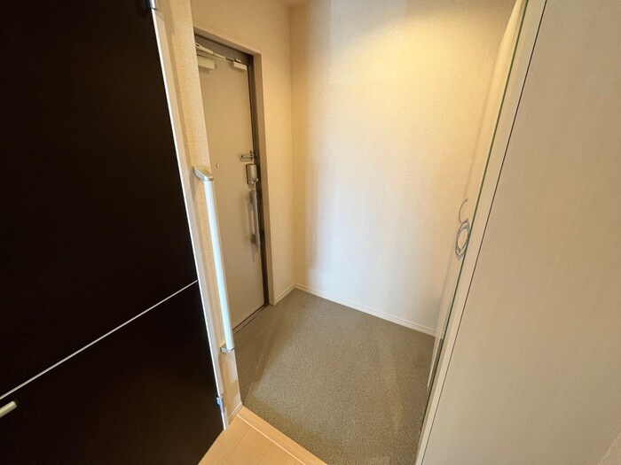物件内観写真15　(玄関)