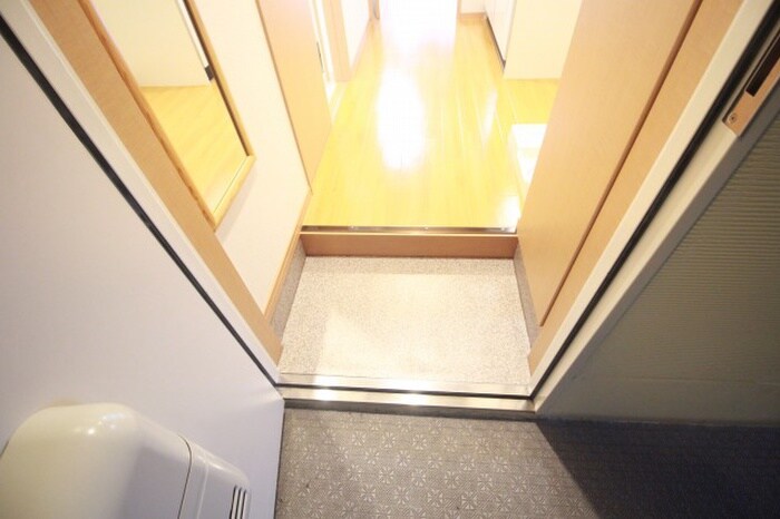 物件内観写真14　(玄関)