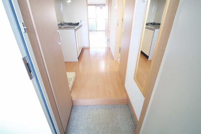 物件内観写真17　(玄関)