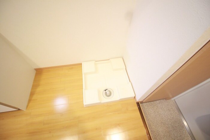 物件内観写真18　(洗濯機置場)