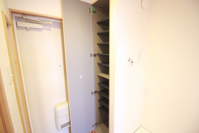 物件内観写真18　(靴箱)