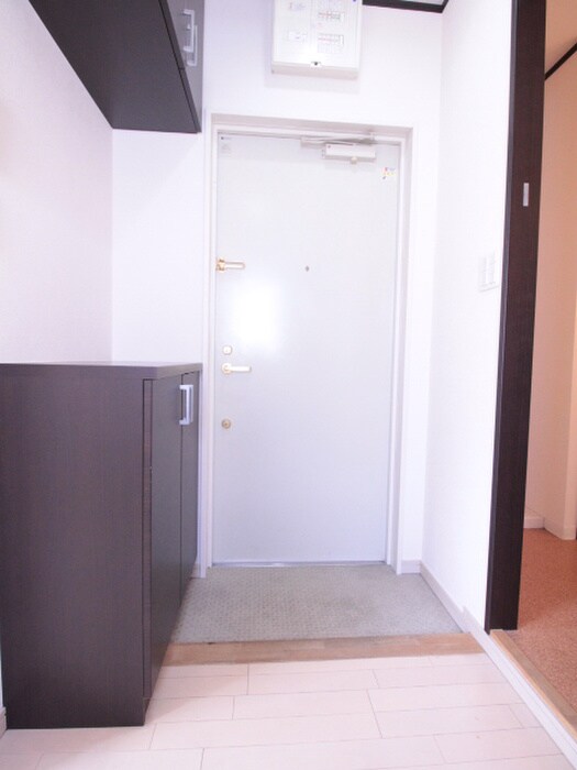 物件内観写真7　(玄関)