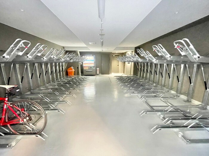 物件外観写真5　(駐輪場)