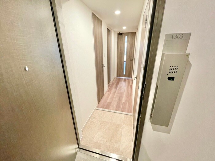 物件内観写真12　(玄関)