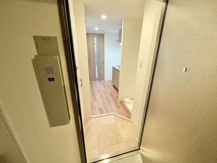 物件内観写真15　(玄関)