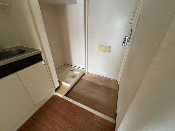 物件内観写真16　(玄関)