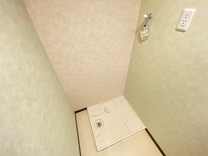 物件内観写真16　(洗濯機置場)