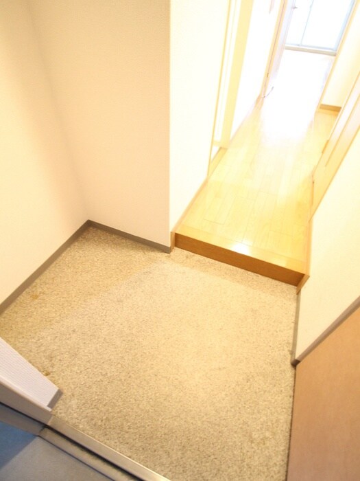 物件内観写真16　(玄関)