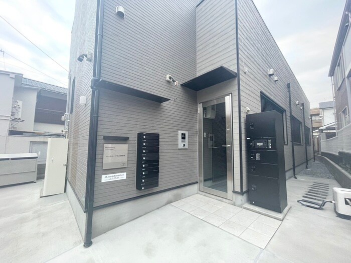 物件外観写真4　(エントランス部分)