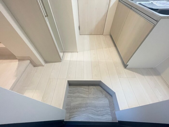 物件内観写真16　(玄関)