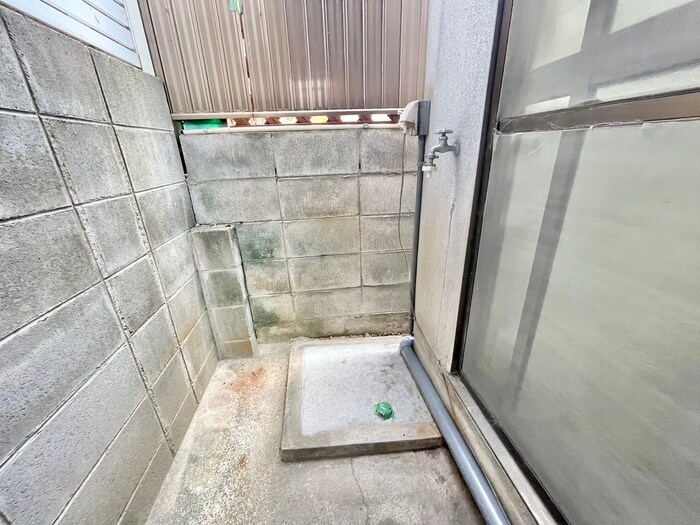 物件内観写真11　(洗濯機置場)