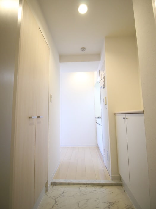 物件内観写真10　(玄関)