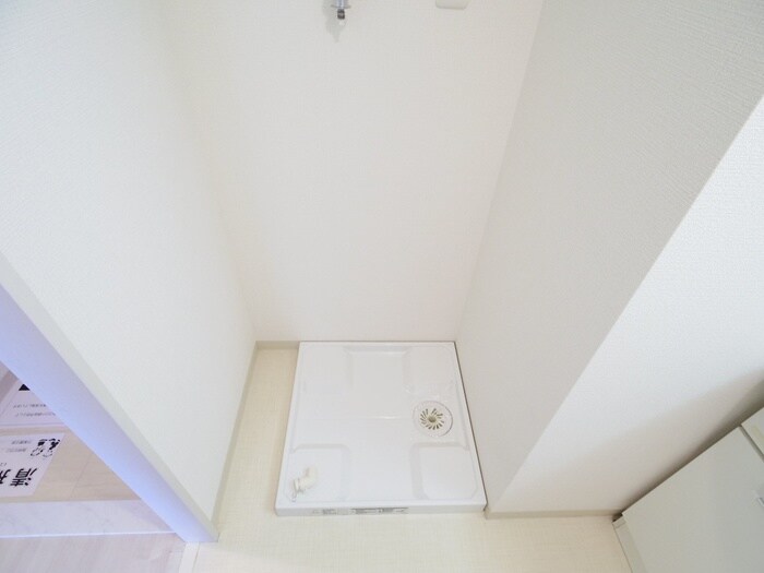 物件内観写真16　(洗濯機置場)