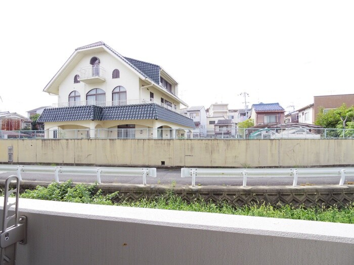 物件内観写真22　(室内からの展望)