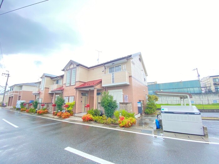 物件外観写真1　(外観写真)