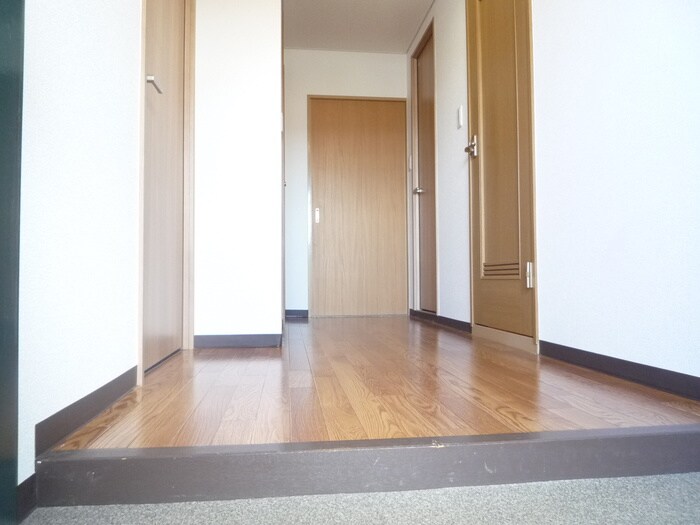 物件内観写真15　(玄関)