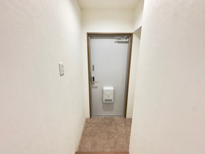 物件内観写真17　(玄関)