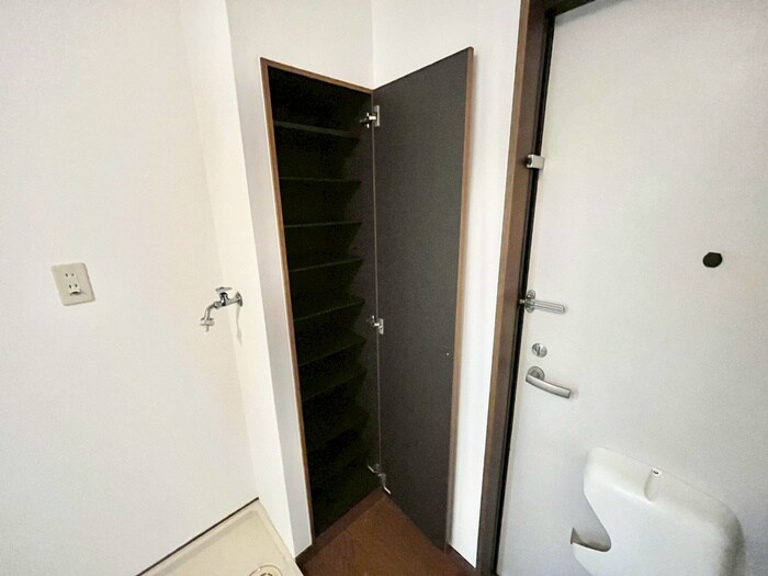 物件内観写真10　(靴箱)