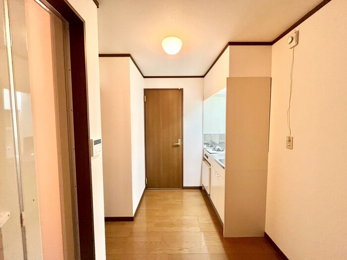 物件内観写真20　(廊下)