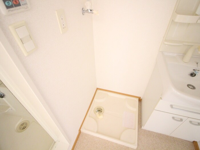 物件内観写真15　(洗濯機置場)