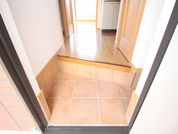 物件内観写真17　(玄関)