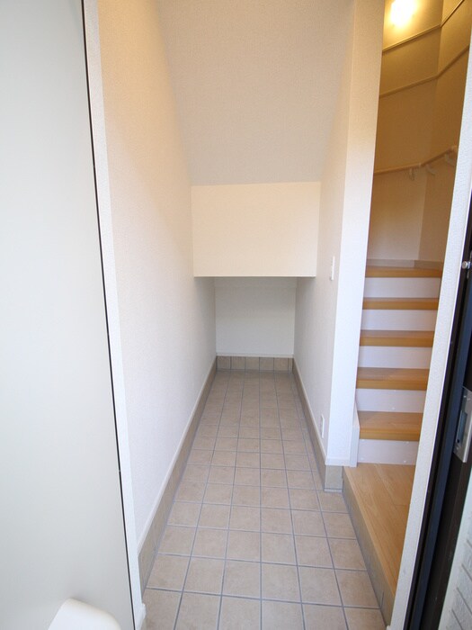 物件内観写真15　(玄関)