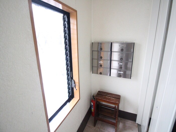 物件外観写真5　(エントランス部分)