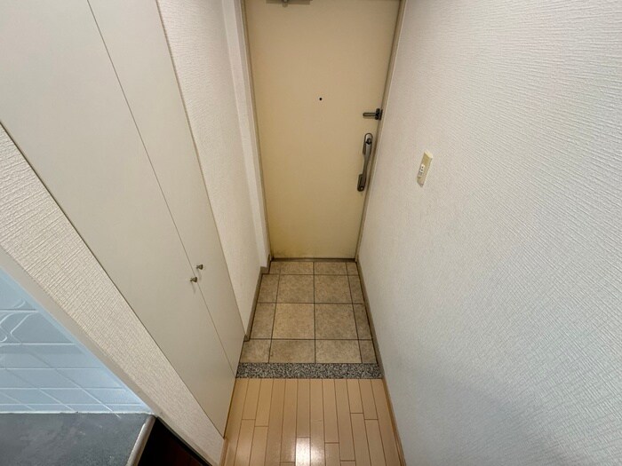 物件内観写真14　(玄関)