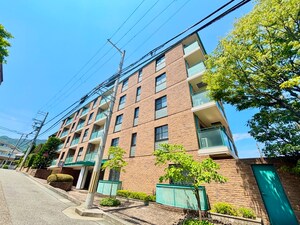 ﾊﾟﾚ･ｼｪｰﾙ芦屋東山（１０１）外観写真