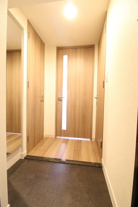 物件内観写真7　(玄関)