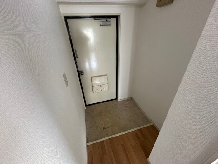 物件内観写真7　(玄関)