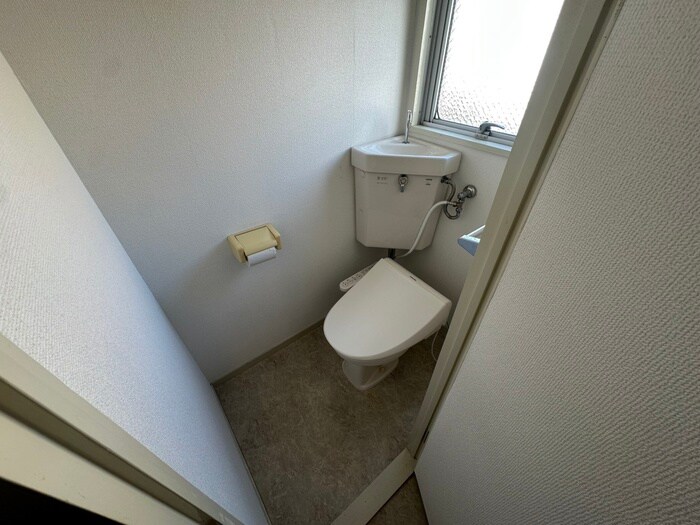 物件内観写真8　(トイレ)
