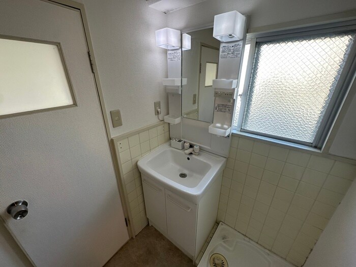 物件内観写真9　(洗面)