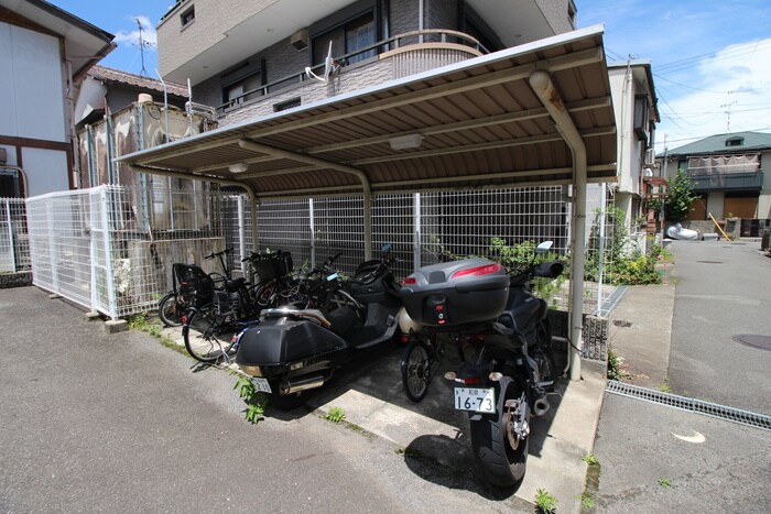 物件外観写真3　(駐輪場)