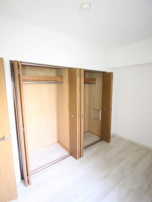 物件内観写真12　(収納)