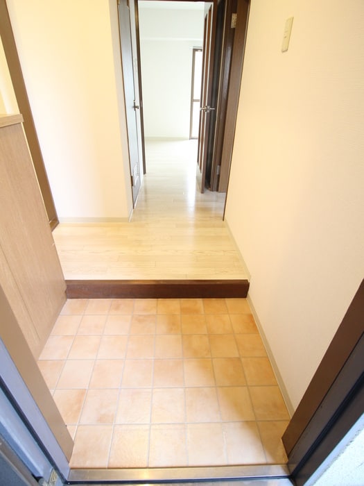 物件内観写真13　(玄関)