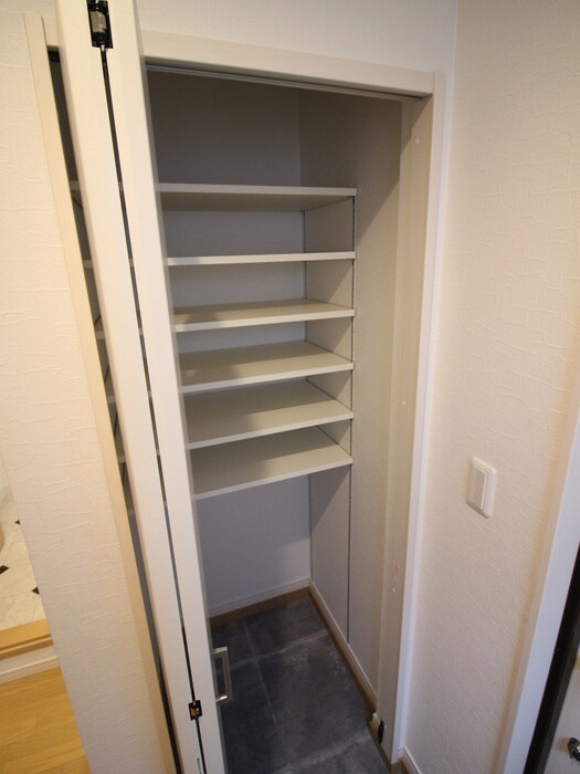 物件内観写真8　(靴箱)