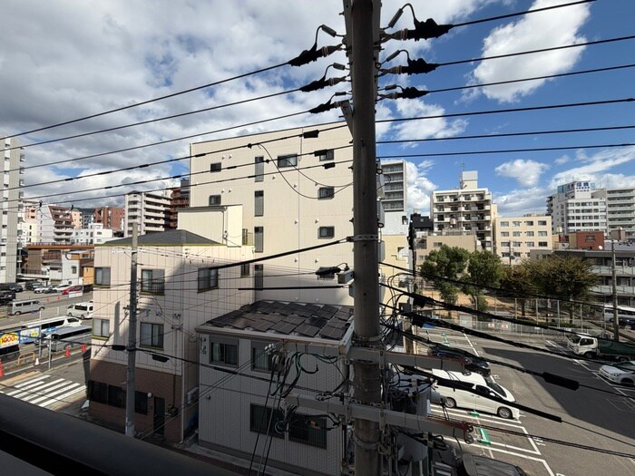 物件内観写真16　(室内からの展望)