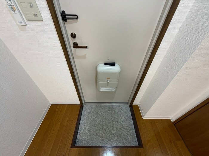 物件内観写真17　(玄関)