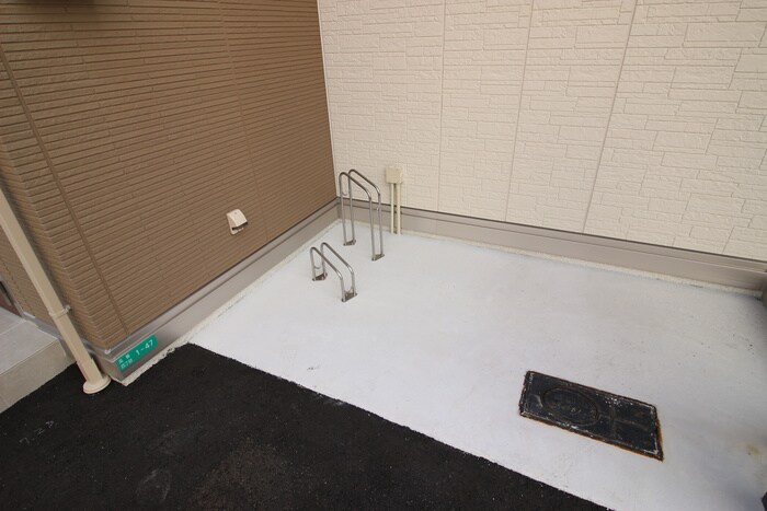 物件外観写真5　(駐輪場)