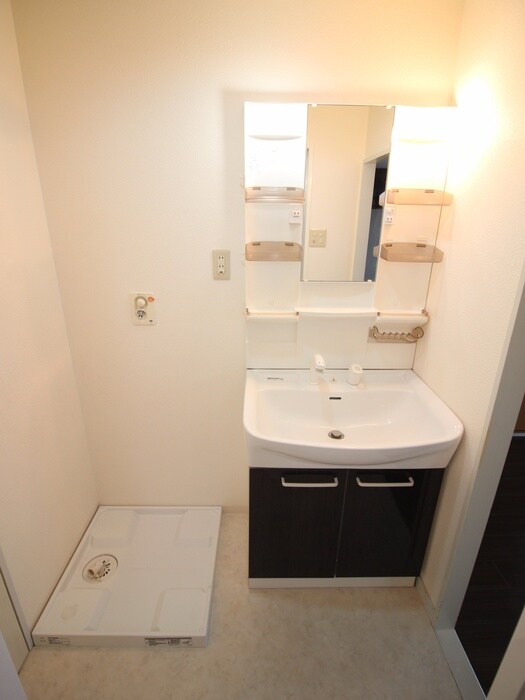 物件内観写真11　(洗濯機置場)