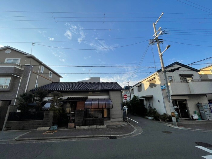 物件内観写真8　(室内からの展望)