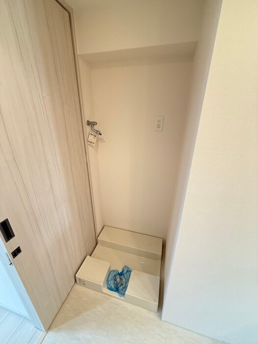 物件内観写真16　(洗濯機置場)