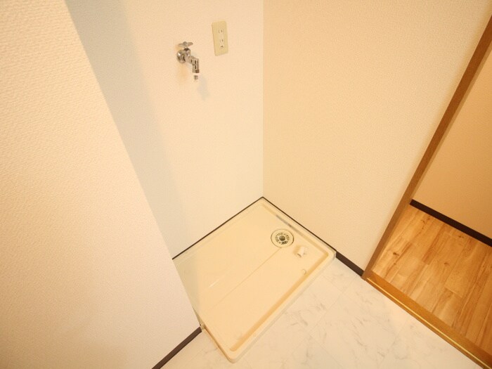 物件内観写真15　(洗濯機置場)