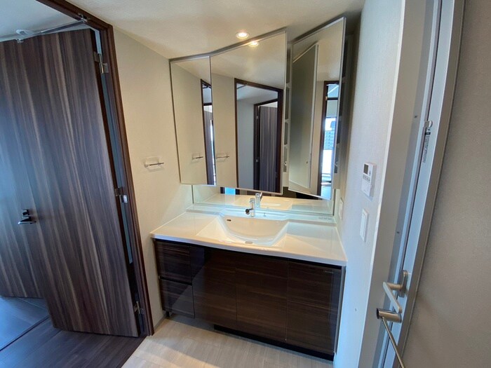 物件内観写真11　(洗面)