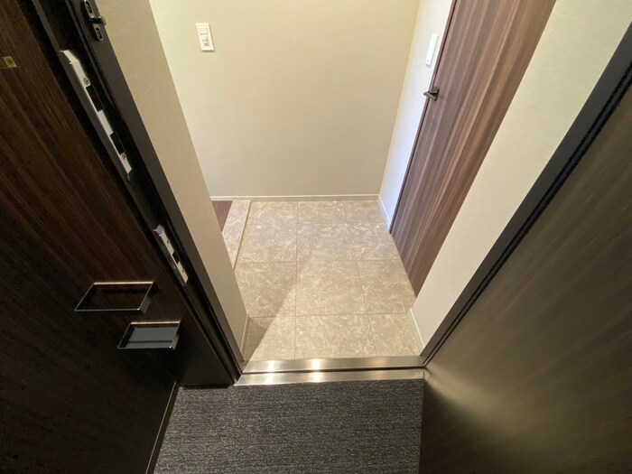 物件内観写真17　(玄関)