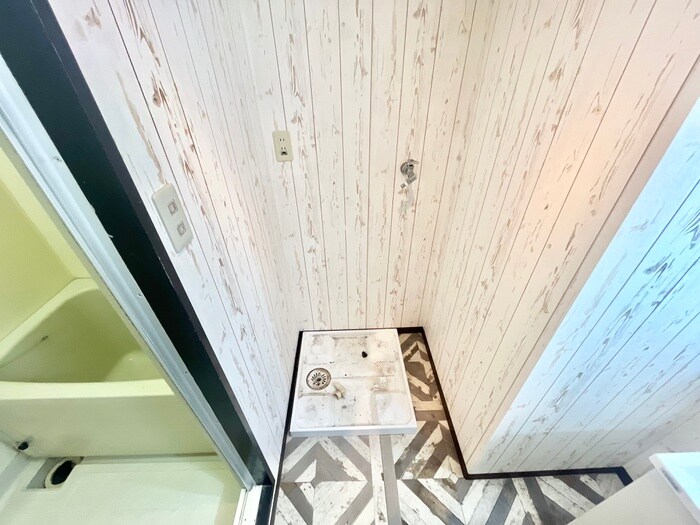 物件内観写真18　(洗濯機置場)