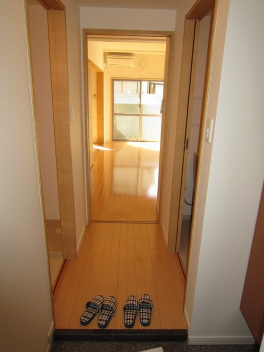 物件内観写真12　(廊下)