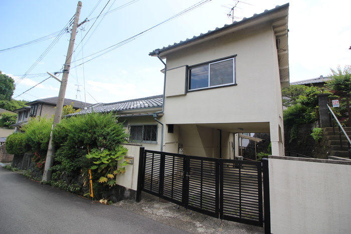 天神町2丁目貸家